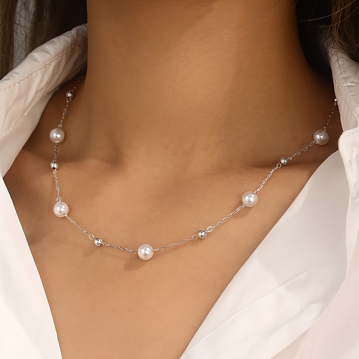 Solynia | Women's Short Pearl Necklace with Choker Detail | Gold