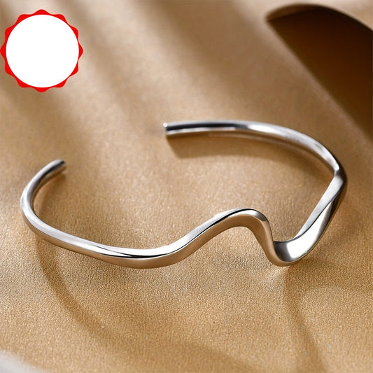 Meliora | Women's minimalist open bracelet | Silver