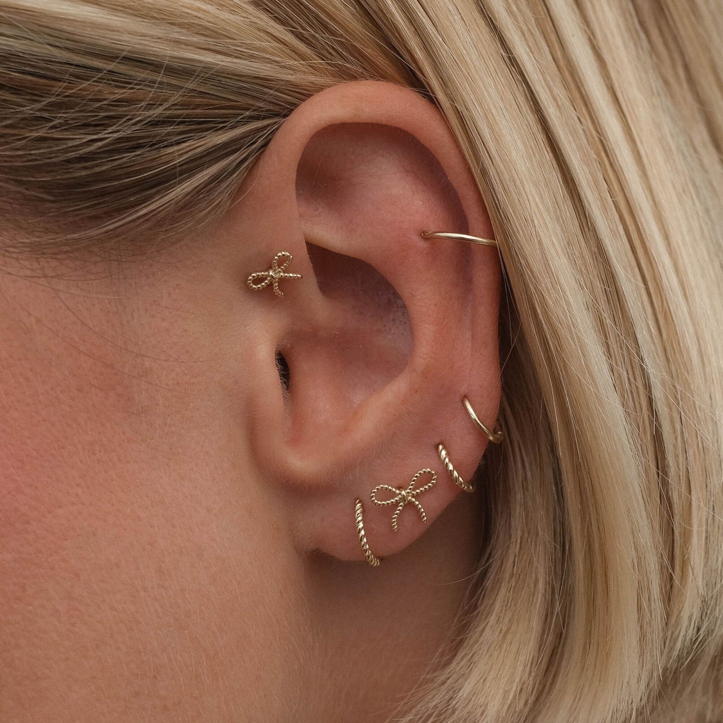 Clara - Twisted earrings for modern women