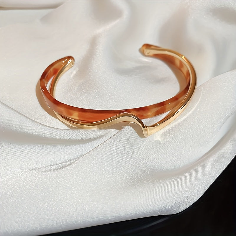 Alenya | Women's minimalist wavy bracelet | White
