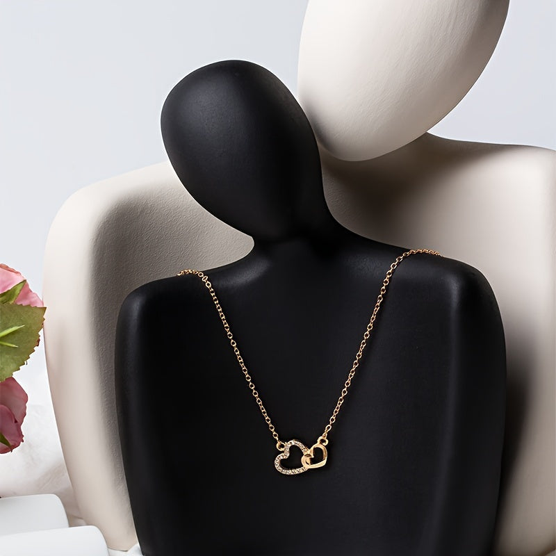 Valoria | Women's romantic heart necklace with rhinestones | Gold yellow