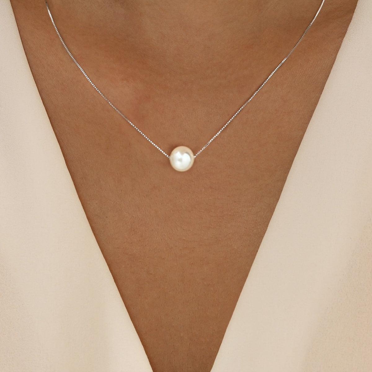 Solena | Women's pearl necklace with minimalist design | Silver