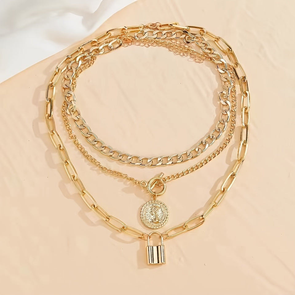 Averia | Women's Vintage Necklace Set with Pendant | Gold