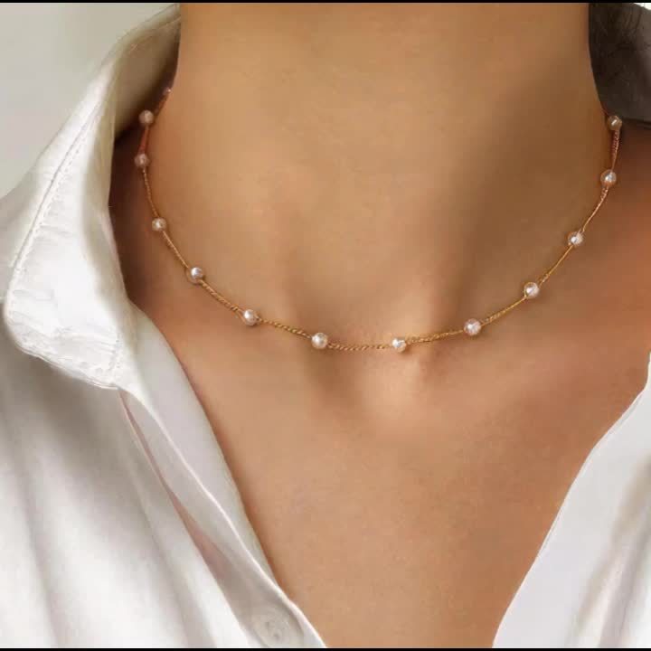 Solynia | Women's Short Pearl Necklace with Choker Detail | Gold