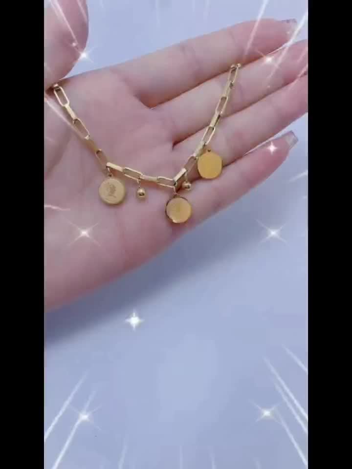 Zavaria | Women's modern bracelet with round charms | Gold