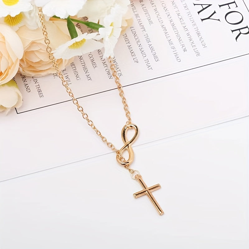 Yvara | Women's minimalist short necklace with lucky figure 8 | Gold