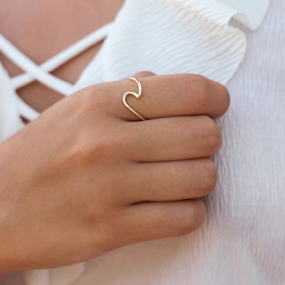 BlueImagination | Ring | Elegant Wave-shaped Design