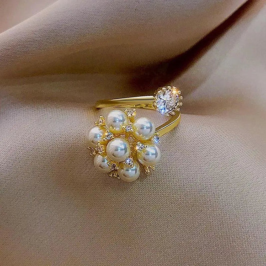 Adjustable sweet ring with pearls