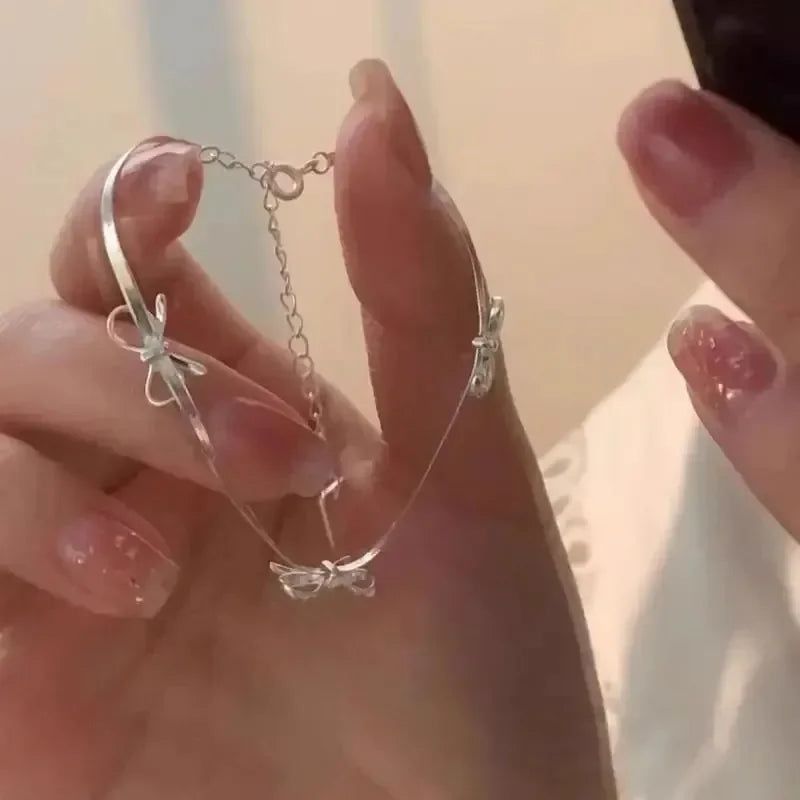Miralyn | Women's bracelet with bow detail and elegant shine | Silver
