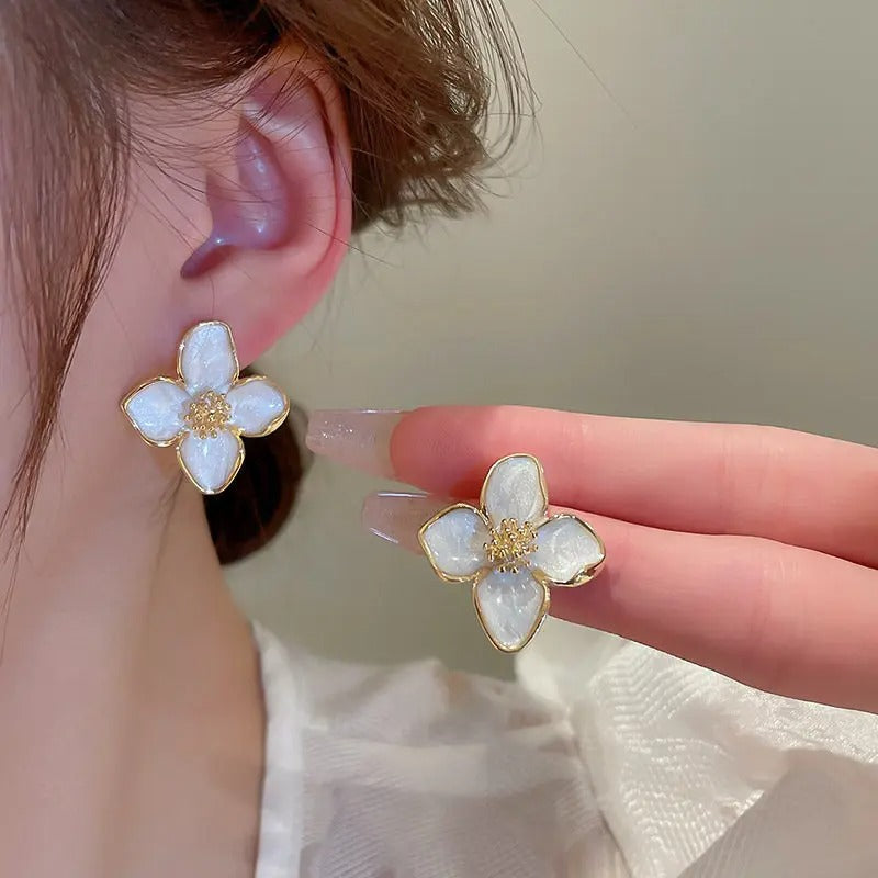 Vylaura | Earrings | Refined