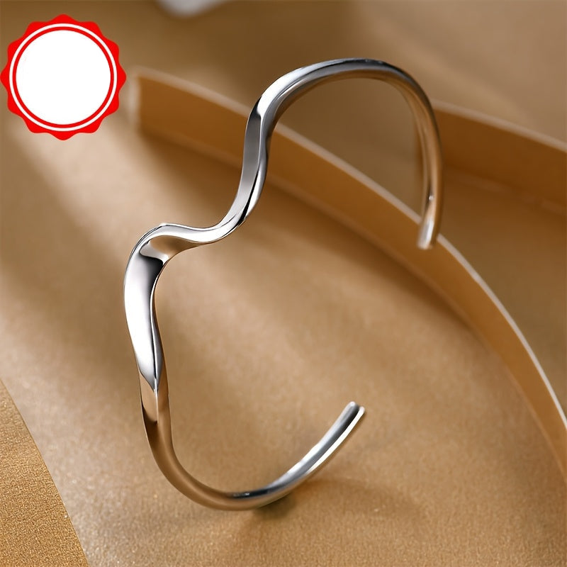 Meliora | Women's minimalist open bracelet | Silver