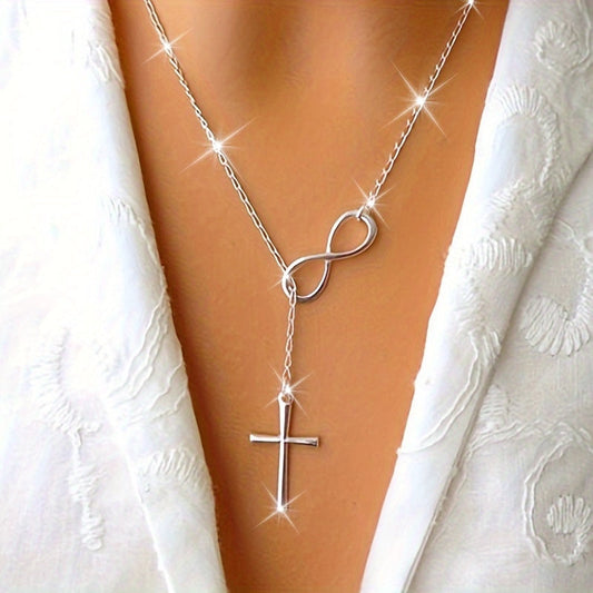 Yvara | Women's minimalist short necklace with lucky figure 8 | Gold