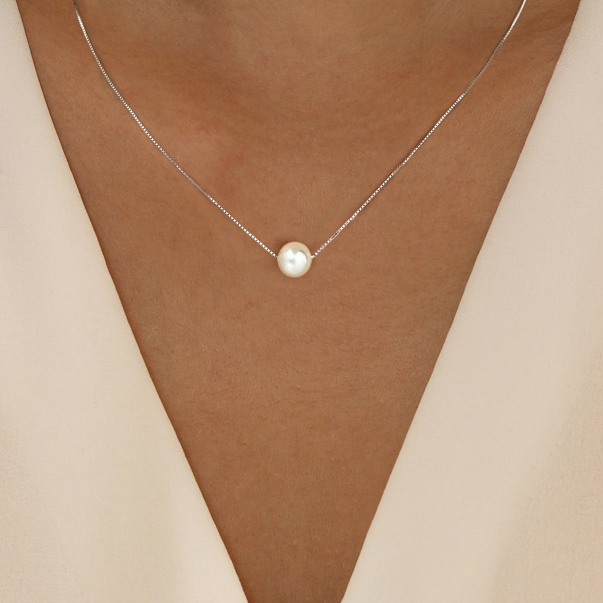 Solena | Women's pearl necklace with minimalist design | Silver