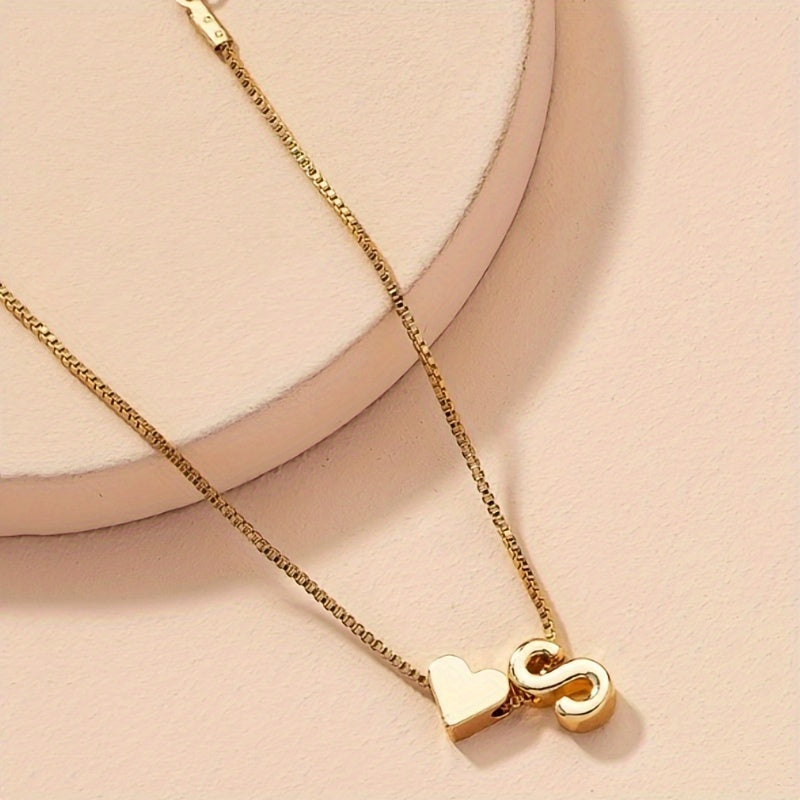 Liora | Women's minimalist heart bracelet with letter beads | Gold