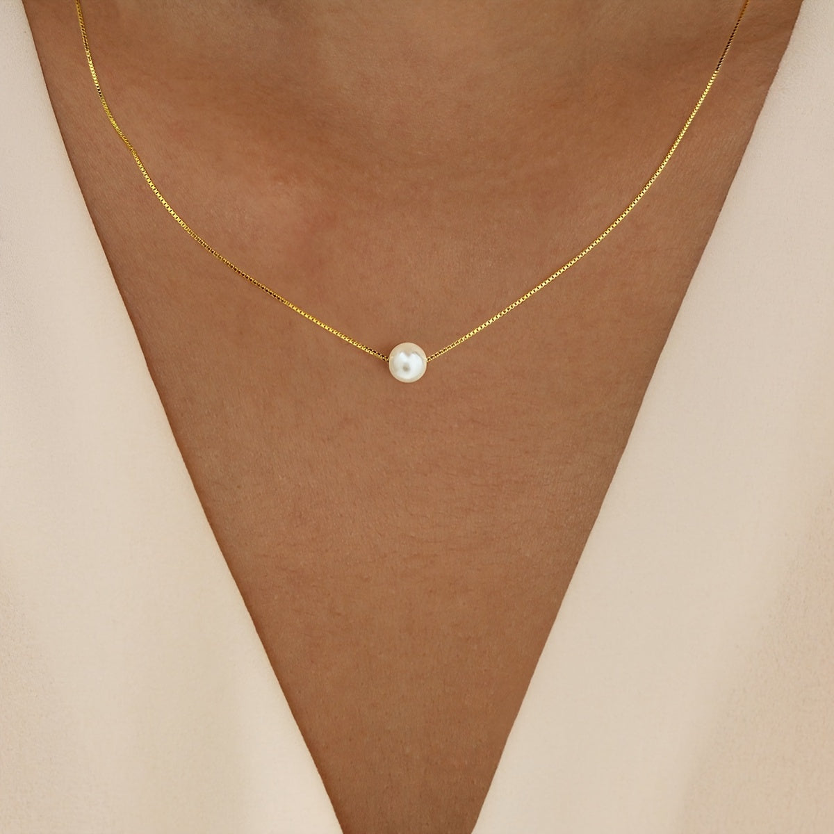 Solena | Women's pearl necklace with minimalist design | Silver
